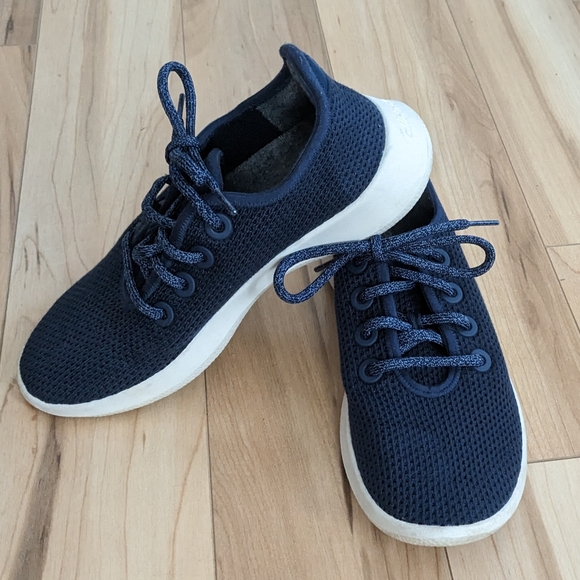 Women’s allbirds Tennis Shoes Navy Blue Size 7 - Picture 3 of 4